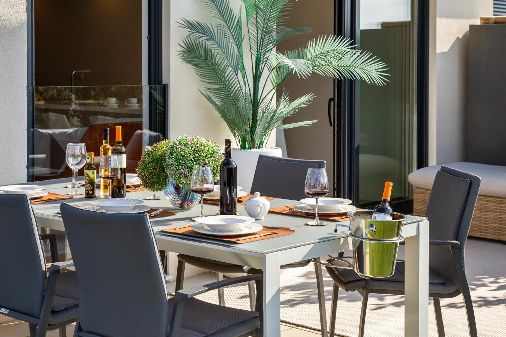 New Luxury Apartment With Private Heated Pool And Amazing Terrace With Seaview Split Ngoại thất bức ảnh