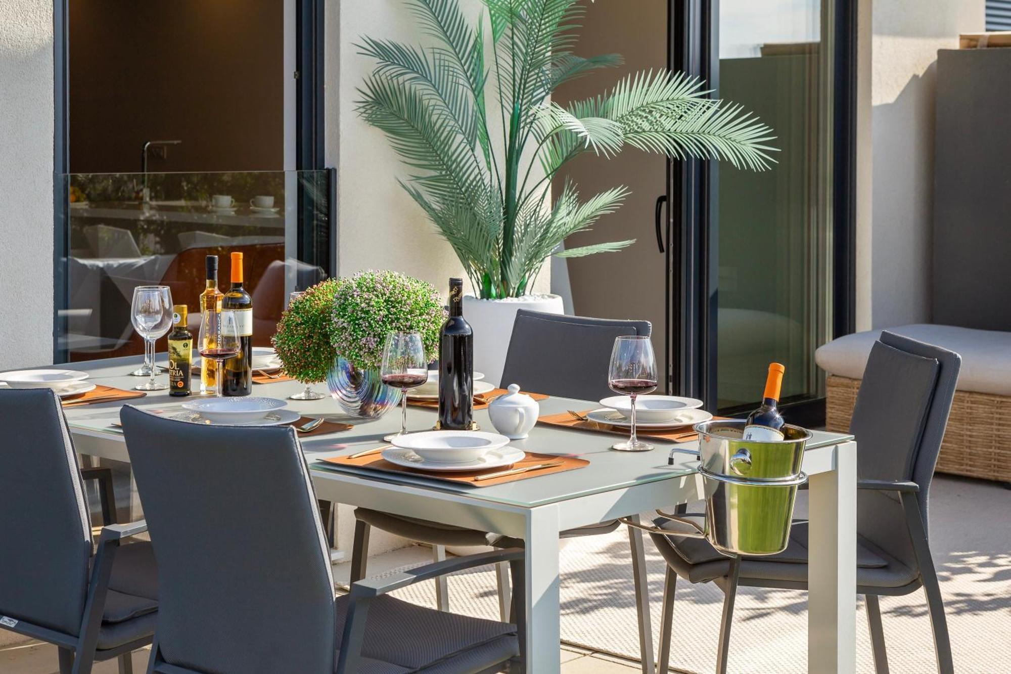 New Luxury Apartment With Private Heated Pool And Amazing Terrace With Seaview Split Ngoại thất bức ảnh